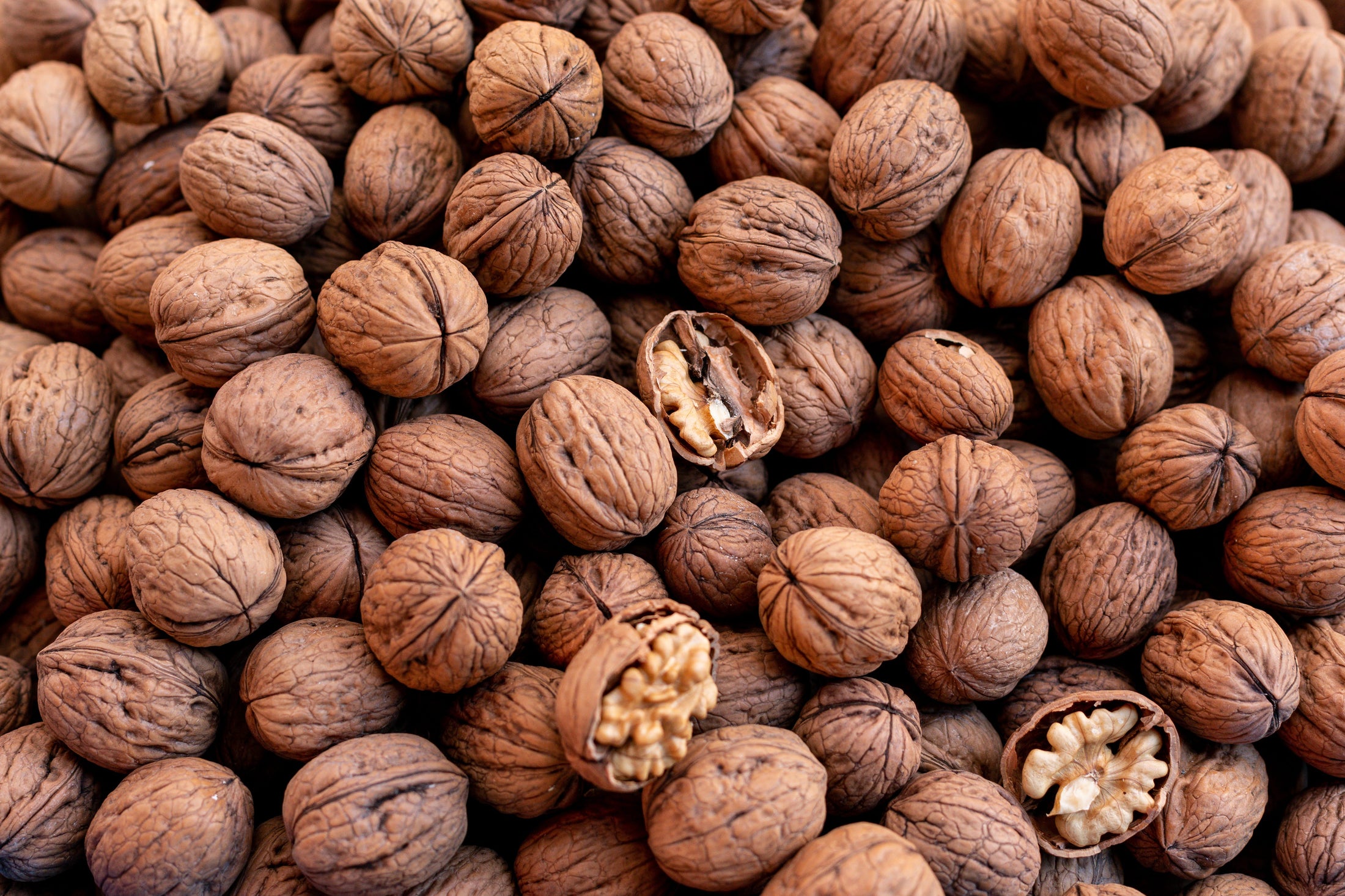 Unlocking the Power of Walnut Oil for Healthy Looking Skin